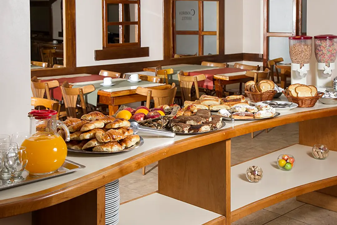 hotel-cambria-desayuno