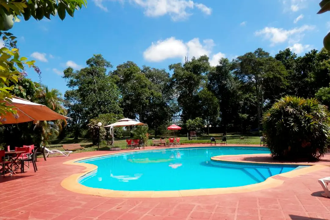 hotel-tropical-piscina