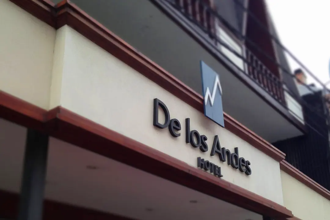hotel-de-los-andes-ushuaia-entrada