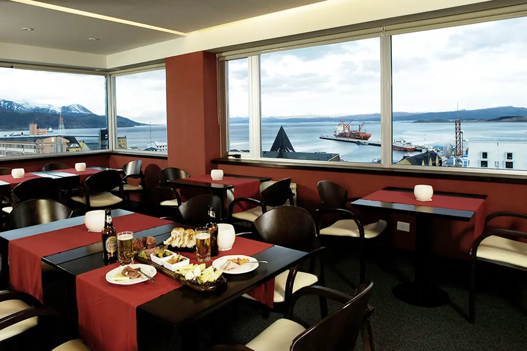 hotel-mil810-ushuaia-comedor