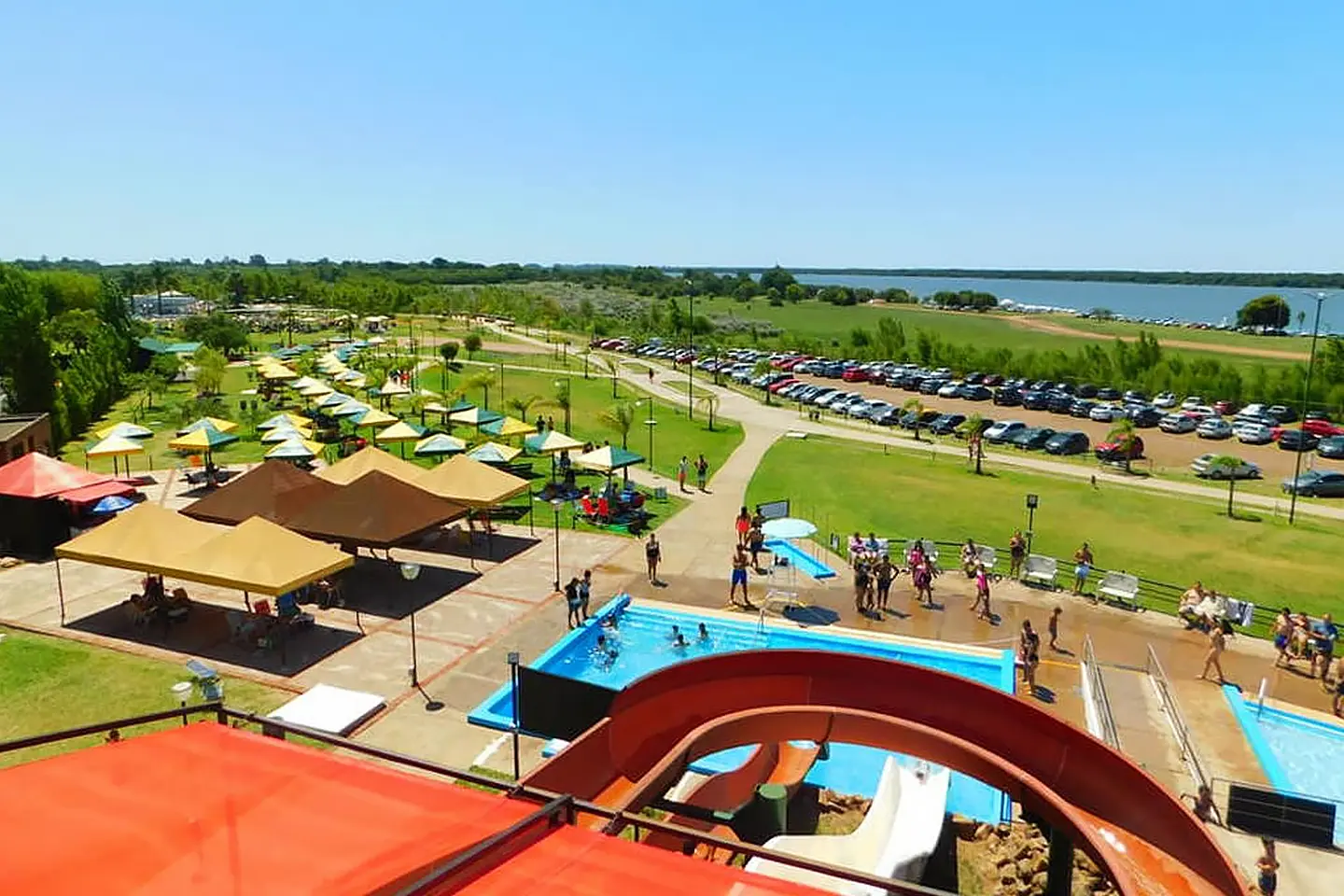 termas-colon-exterior