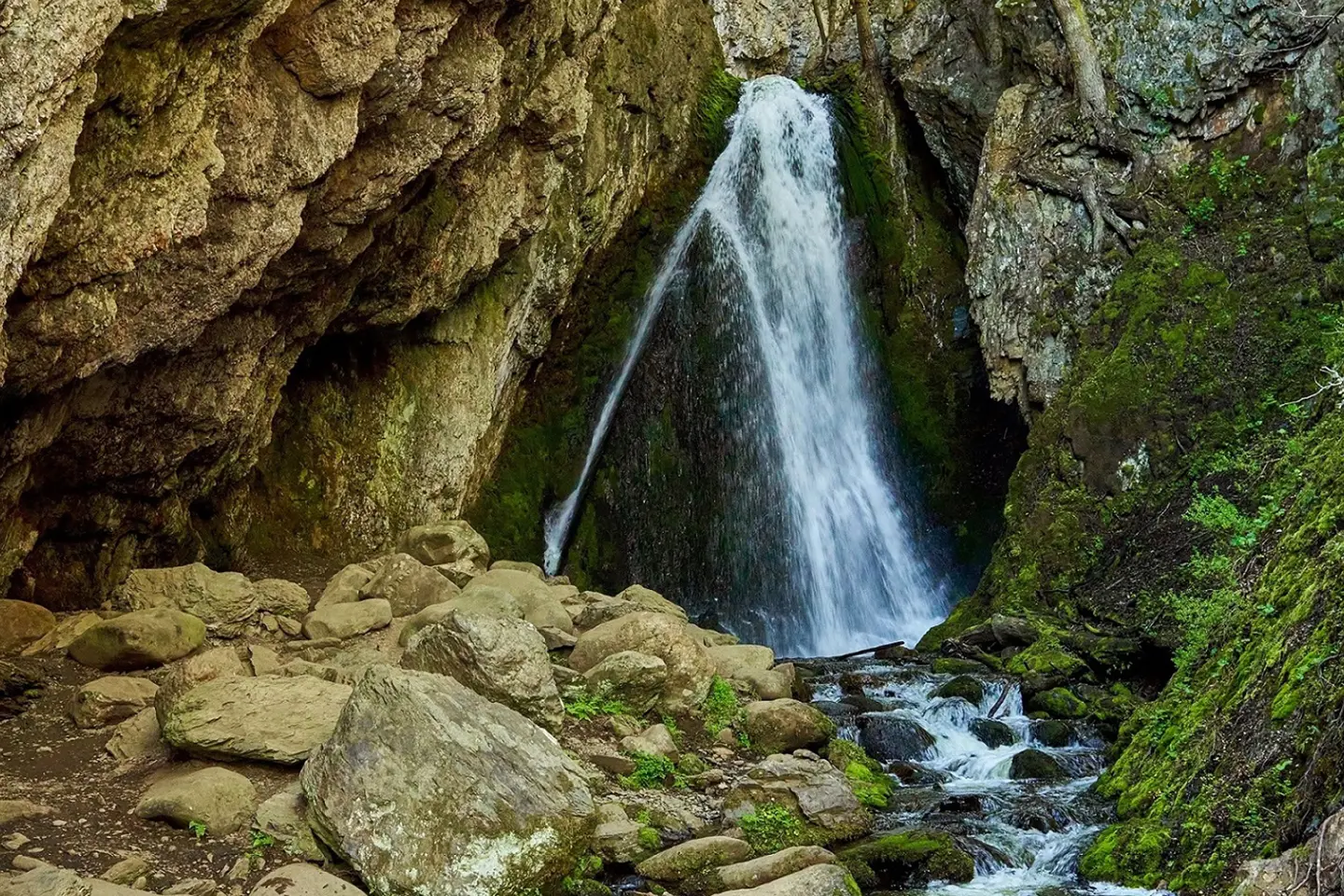 puerto-almanza-cascada