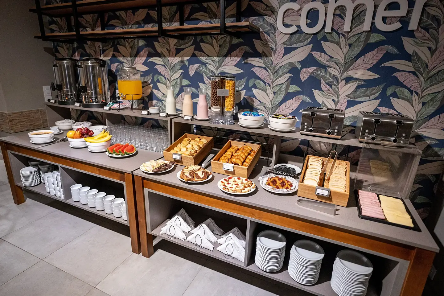 hotel-nuevo-centro-vcp-desayuno
