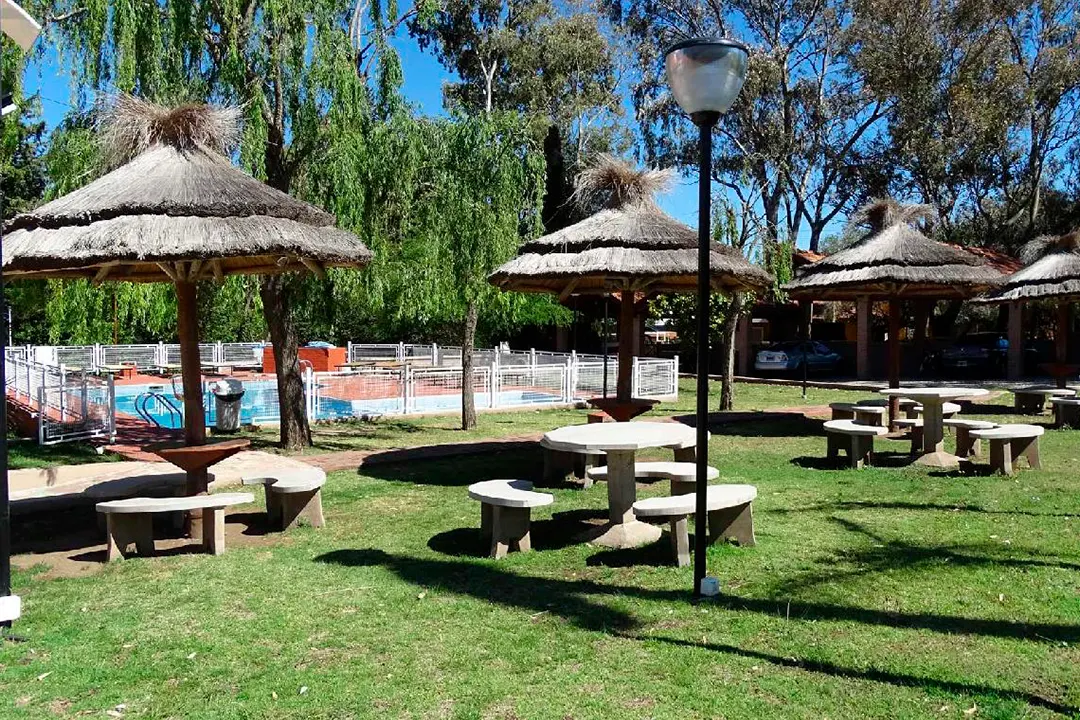 hotel-sol-y-luna-patio-piscina