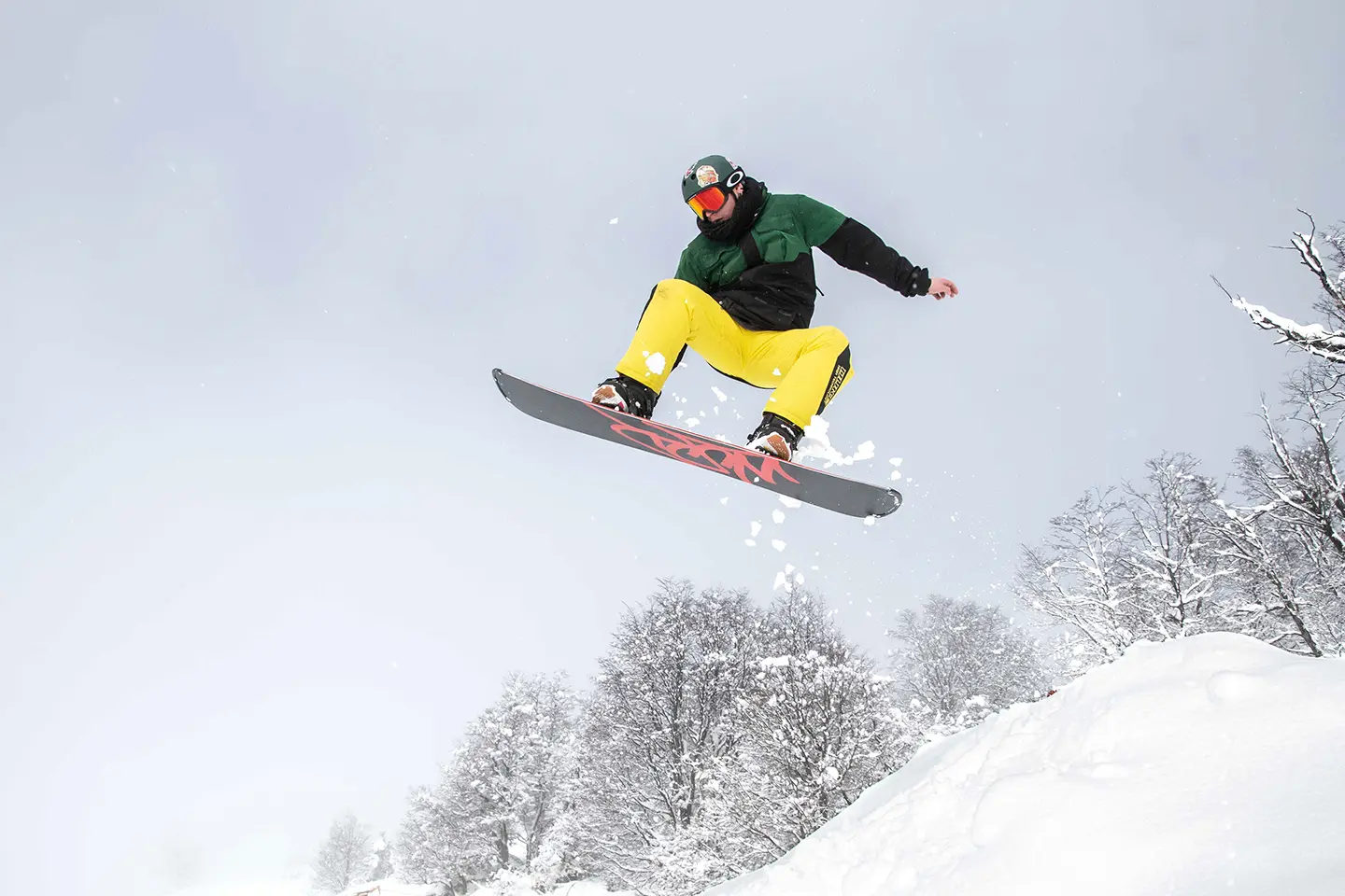 c4-snowboard-salto