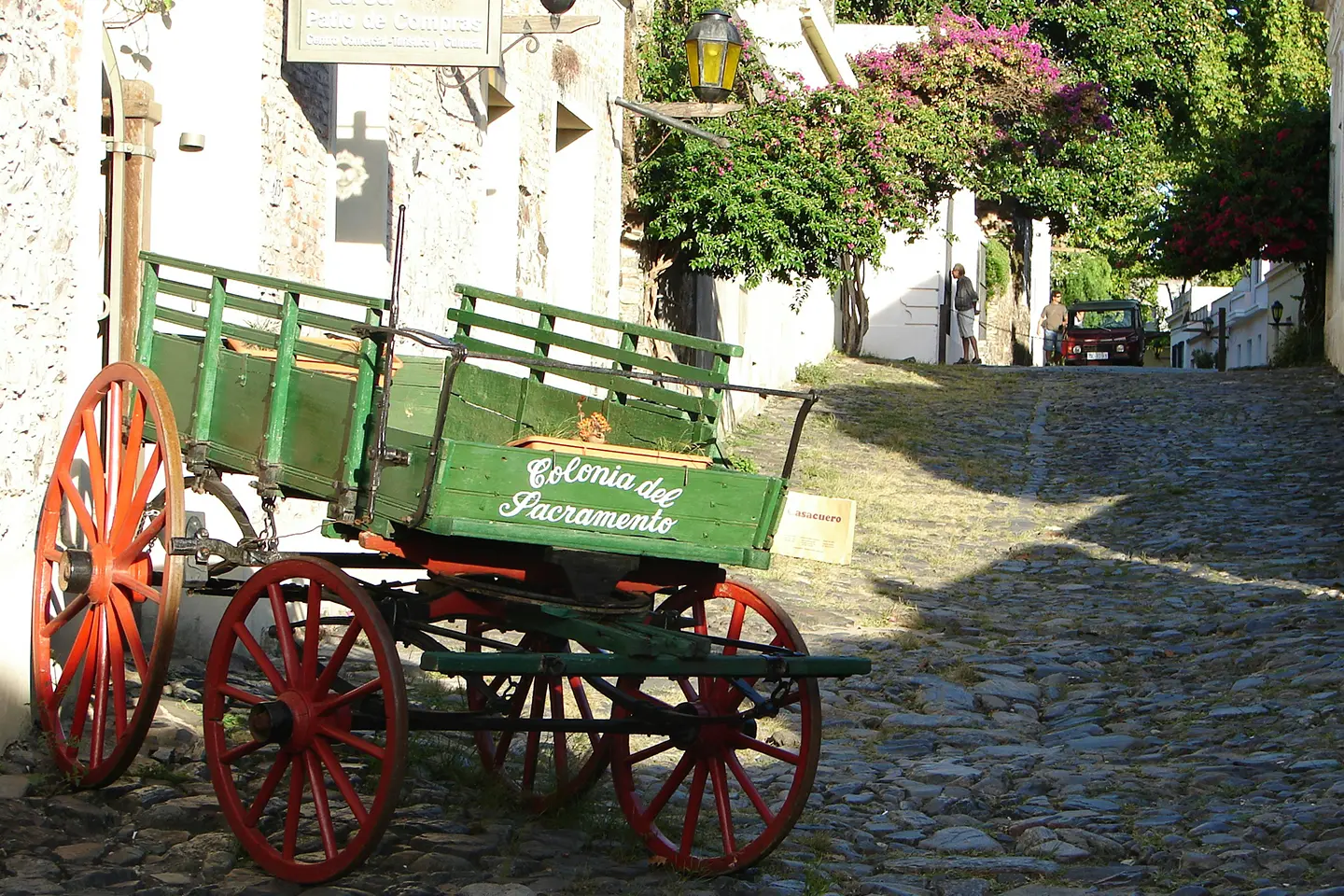 Punta del Este en Bus: Colonia sacramento carro