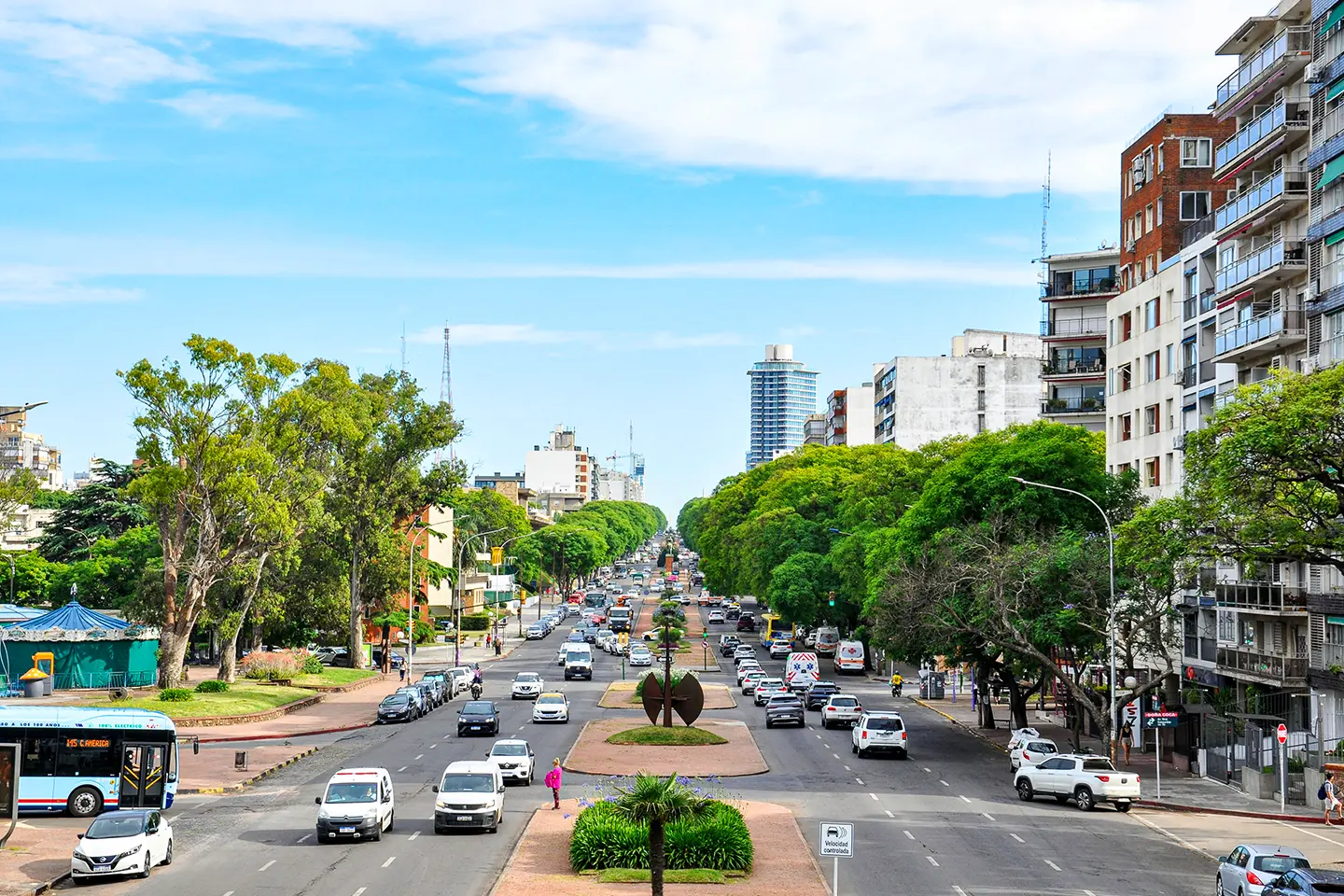Punta del Este en Bus: Montevideo centro